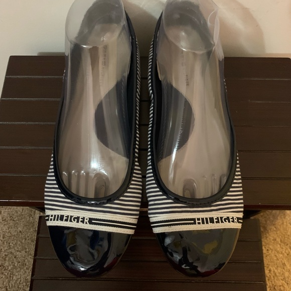 Women’s Tommy Hilfiger “Jakline” Navy/White Ballet Flats Size 9.5M NWOB - Picture 4 of 7